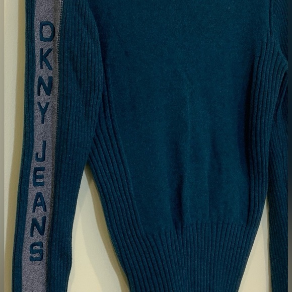 DKNY Jeans 1/4 Zip Pullover Sweater Arm Spell Out - Picture 3 of 6